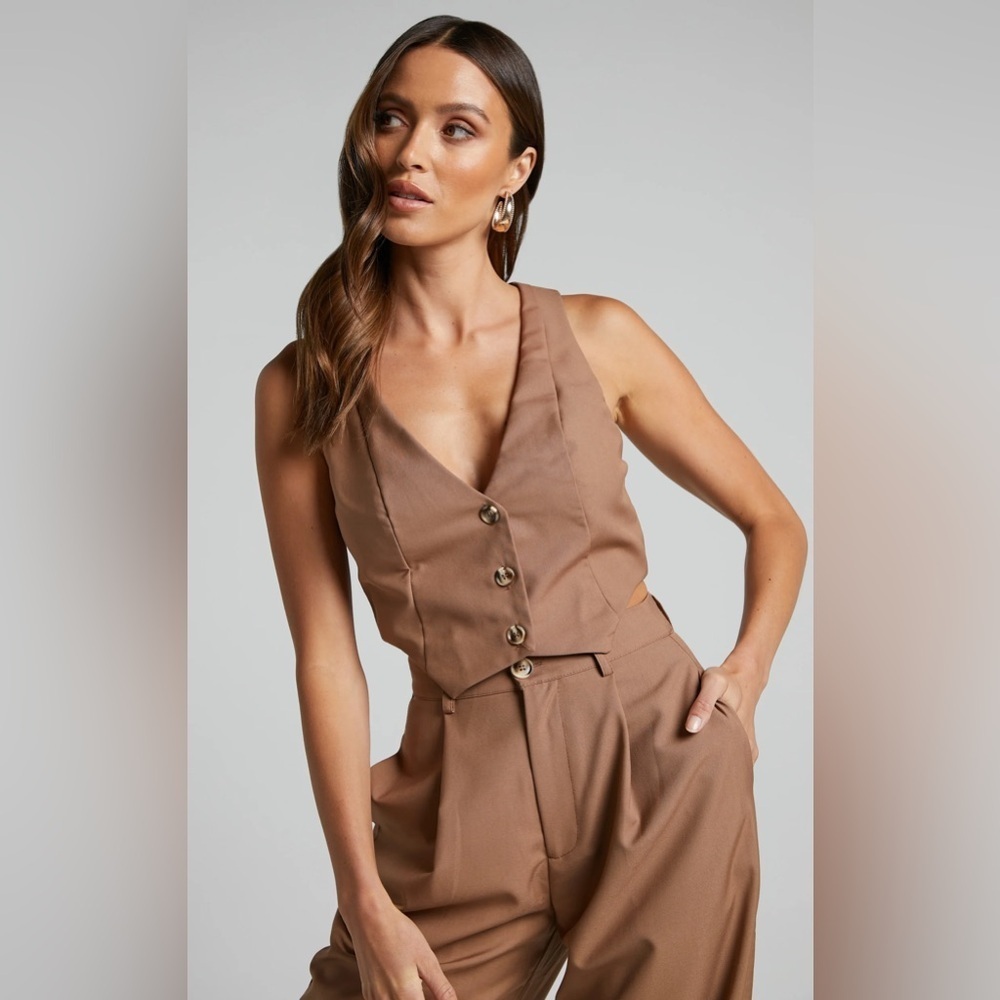 Showpo Women’s Izara Cropped V-Neck Tailored Vest in Brown Size 2